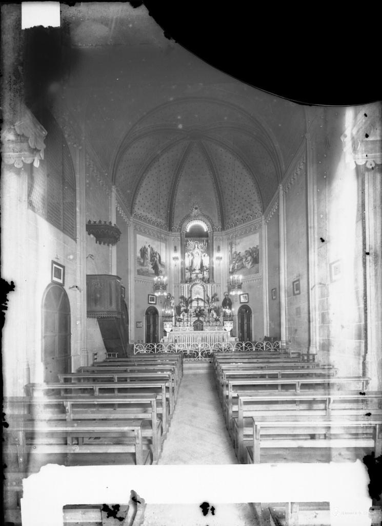 Interior de la capella de les Escolàpies