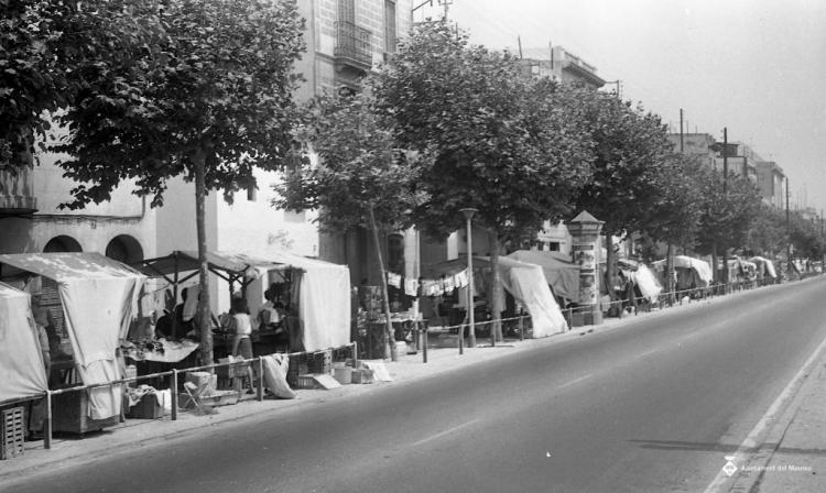Parades del mercat al carrer de Barcelona