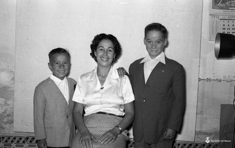 Retrat d'una dona amb dos nens