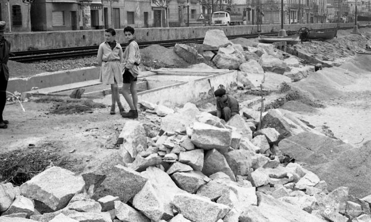 Obres a la platja