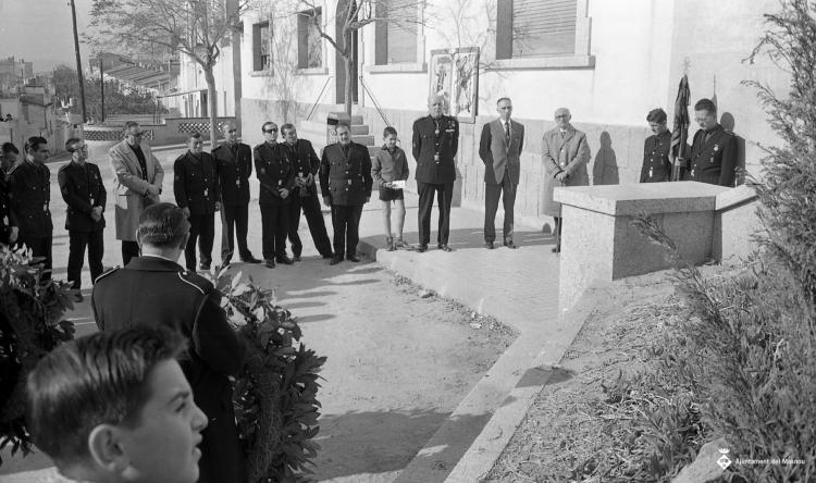 Acte de la Falange a l'església