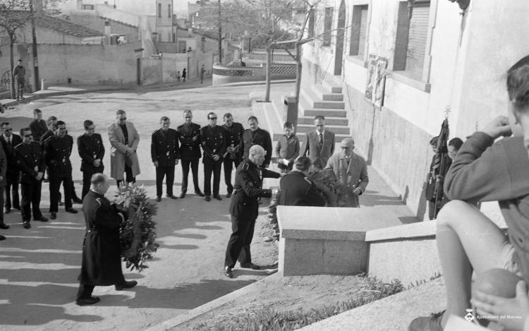 Acte de la Falange a l'església