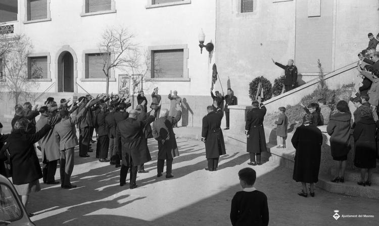 Acte de la Falange a l'església