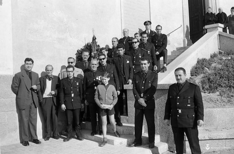 Acte de la Falange a l'església