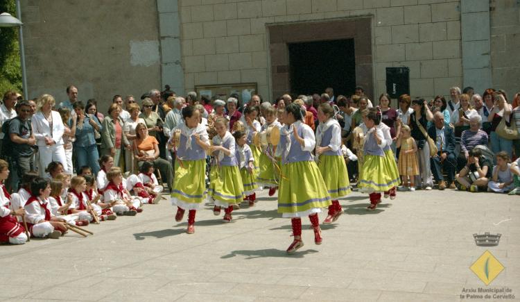 Ball de bastons durant la Festa Major de Sant Isidre