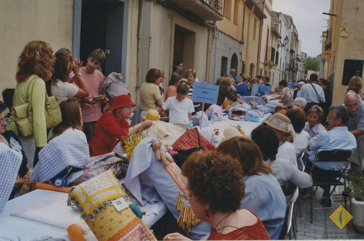 Setena trobada de puntaires durant la Festa Major de Sant Isidre