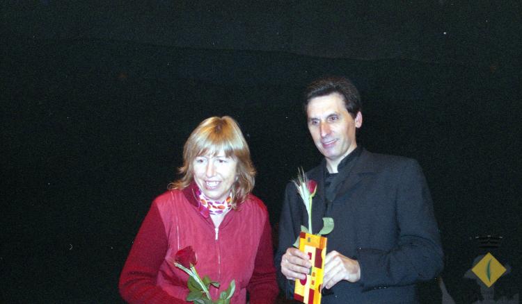Musical de Sant Jordi a l'Aliança. Lliurament obsequis a Maria Llop i a Miquel Bofill