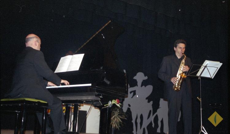 Musical de Sant Jordi a l'Aliança. Actuació del duo Miquel Bofill i Albert Guinovart