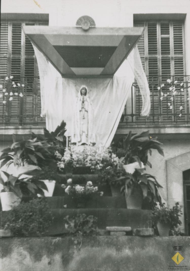 Altar de la Mare de Déu de Fàtima al carrer Santa Maria, davant ca l'Anzí