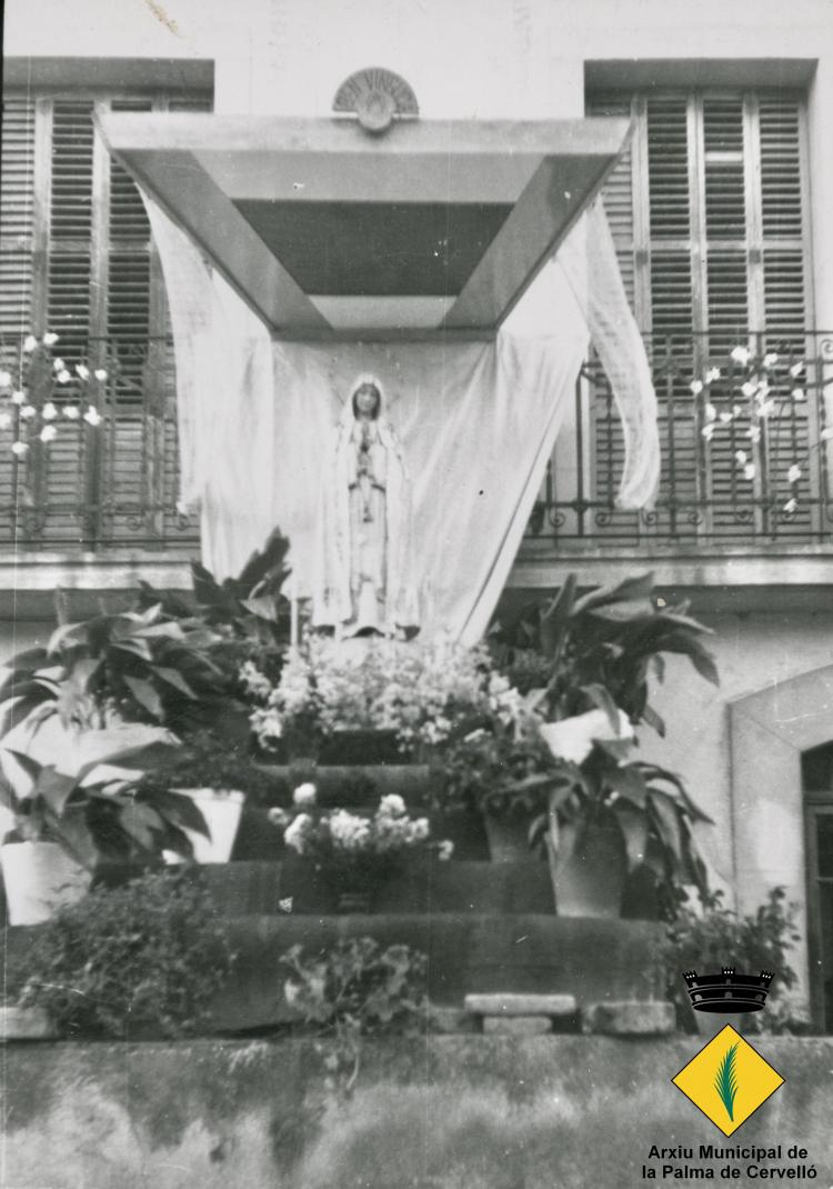 Altar de la Mare de Déu de Fàtima al carrer Santa Maria, davant ca l'Anzí