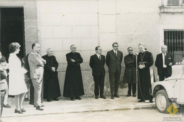 Autoritats civils i eclesiàstiques durant Dilluns de Pasqua