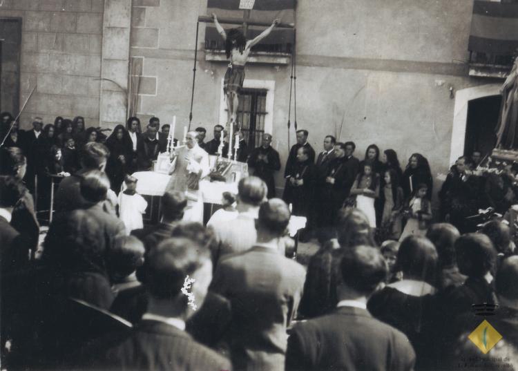 Processó de Divendres Sant amb el sant Crist