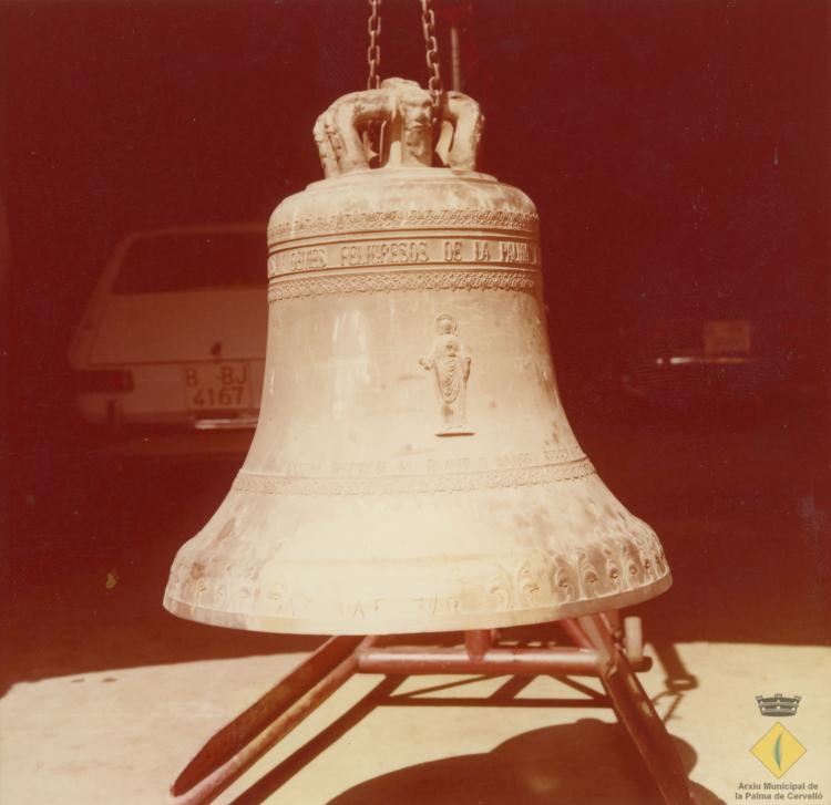 Reparació de la campana de l'església de Santa Maria que s'havia esquerdat per un llamp