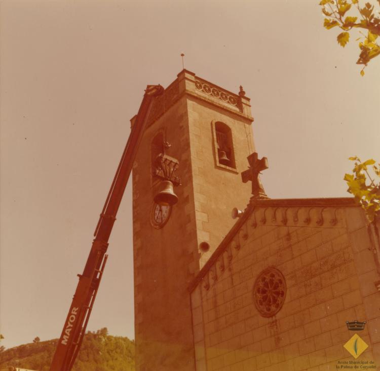 Reparació de la campana de l'església de Santa Maria que s'havia esquerdat per un llamp