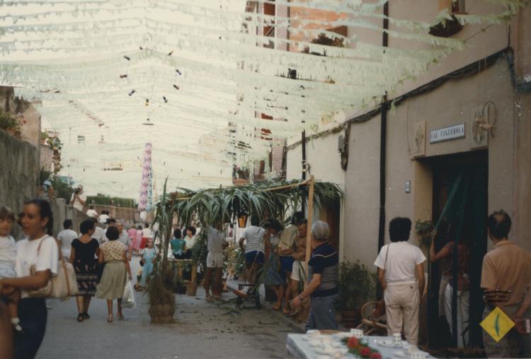 Festa Major de Santa Maria. Entaulada i decoració de carrer