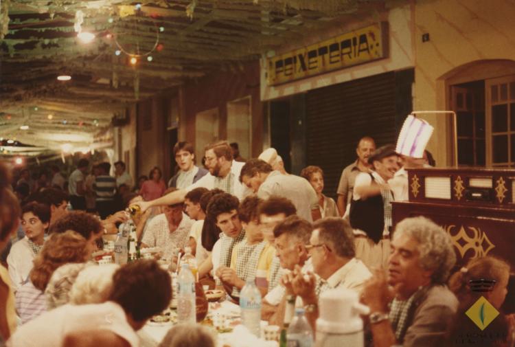 Festa Major de Santa Maria. Sopar al carrer Santa Maria