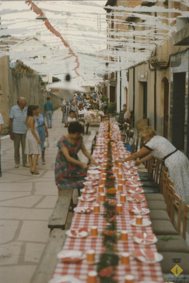 Festa Major de Santa Maria. Entaulada al carrer Santa Maria
