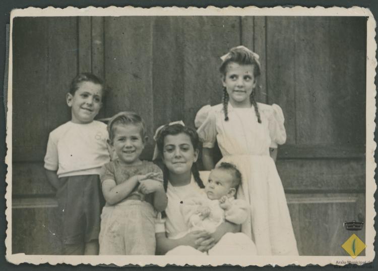 Grup d'infants de la família Roca