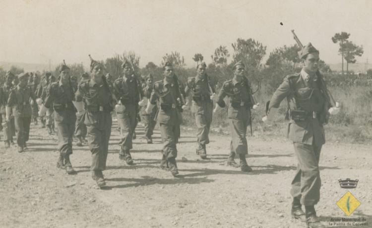 Desfilada de soldats durant el servei militar