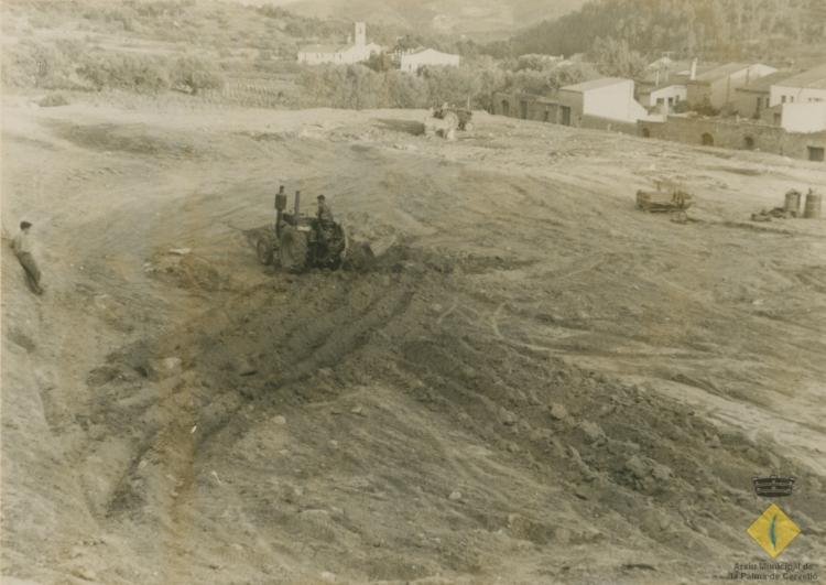 Obres de construcció del nou camp de futbol de la Palma de Cervelló