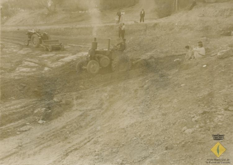 Obres de construcció del nou camp de futbol de la Palma de Cervelló