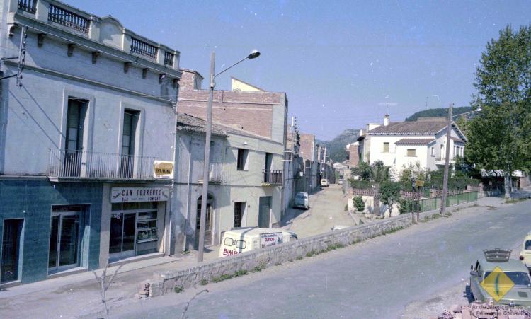 Vista del carrer Santa Maria des de l'avinguda Catalunya