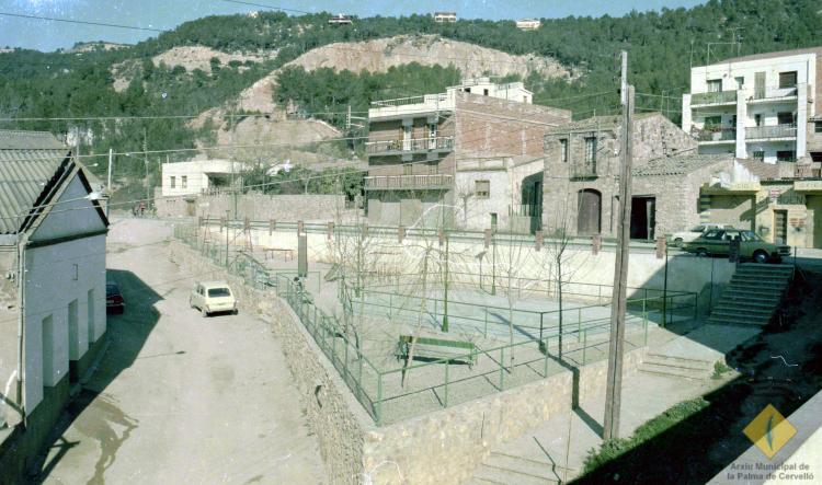 Parc infantil entre el carrer Sant Josep i l'avinguda Catalunya