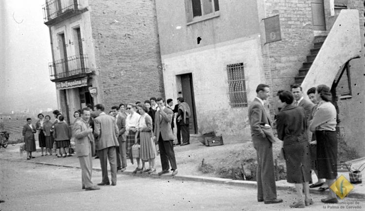 Grup de joves al carrer