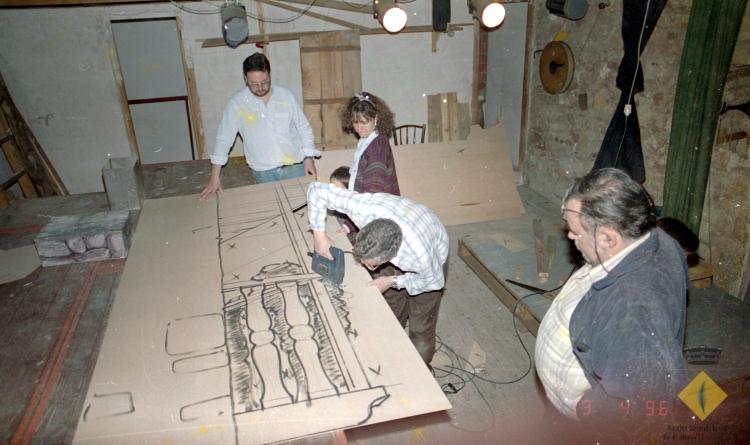 Preparació del muntatge teatral Cançó d'amor i de guerra a la seu de la Societat Aliança Palmarenca