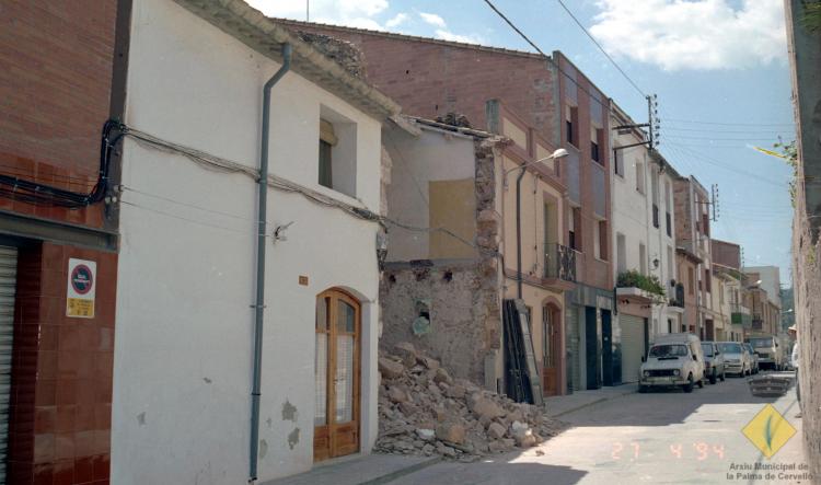 Enderrocament de Cal Figuerola situat al carrer Santa Maria número 45
