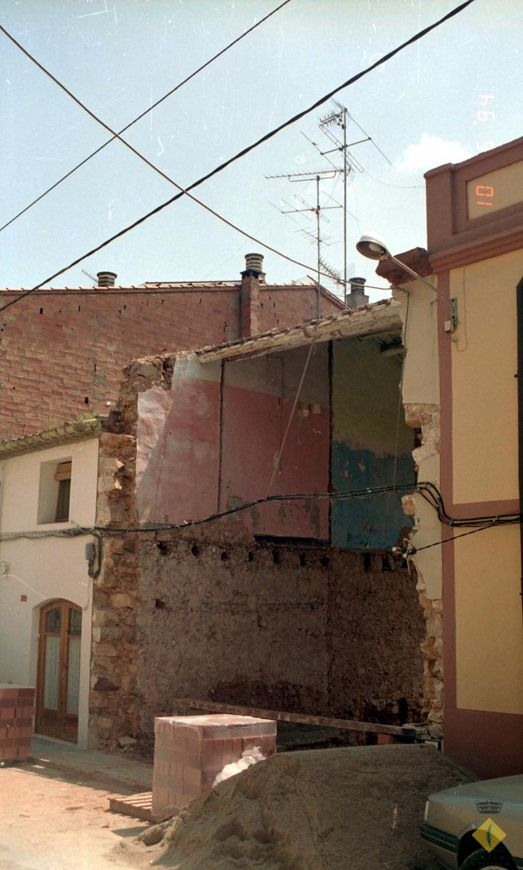 Enderrocament de Cal Figuerola situat al carrer Santa Maria número 45