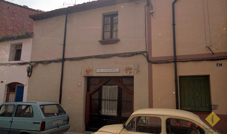 Façana de Cal Figuerola al carrer Santa Maria número 45 abans del seu enderrocament