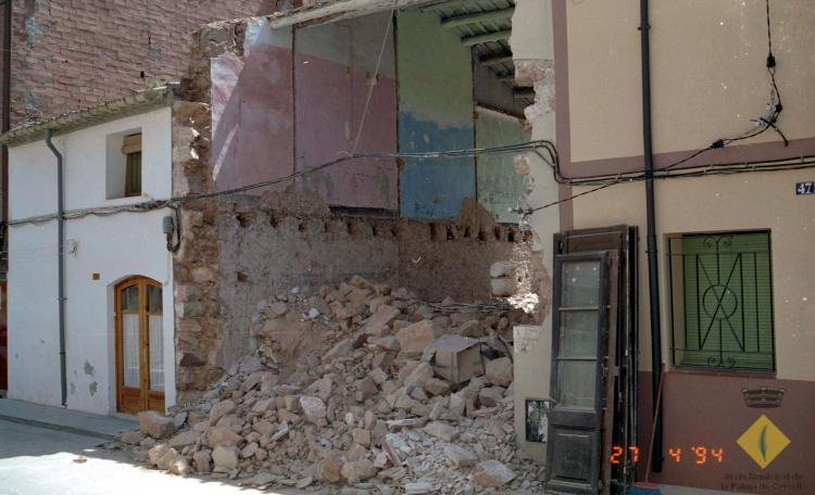 Enderrocament de Cal Figuerola situat al carrer Santa Maria número 47