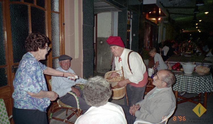 Sopar de Festa Major al carrer Santa Maria