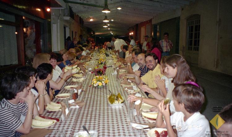 Sopar de Festa Major al carrer Santa Maria