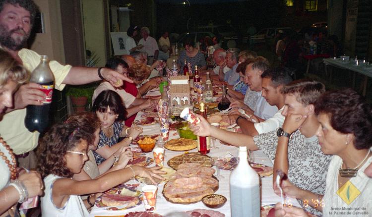 Sopar de Festa Major al carrer Santa Maria