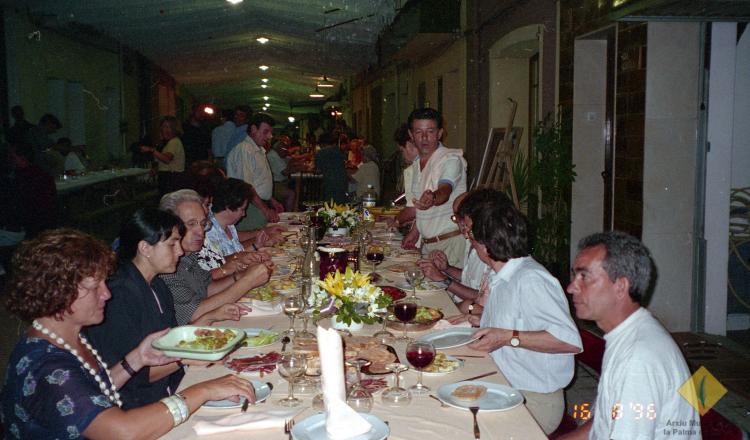 Sopar de Festa Major al carrer Santa Maria