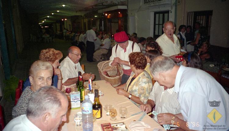 Sopar de Festa Major al carrer Santa Maria