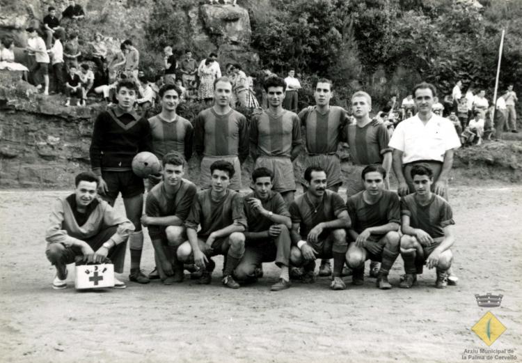 Equip de futbol de la Unió Esportiva la Palma abans de l'inici d'un partit