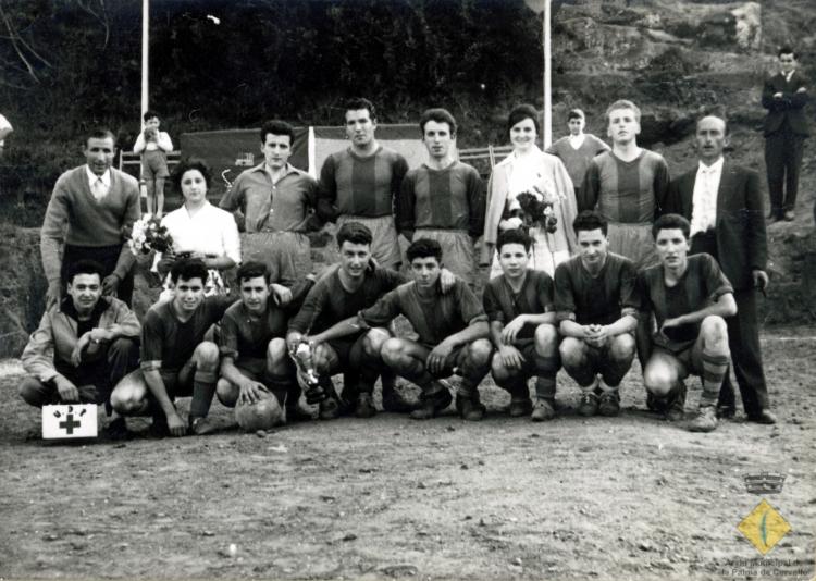 Equip de futbol de la Unió Esportiva la Palma abans de l'inici d'un partit