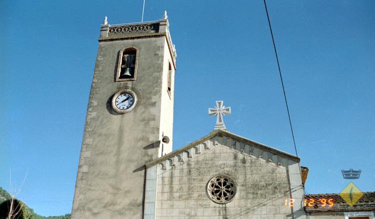 Façana de l'església parroquial de Santa Maria