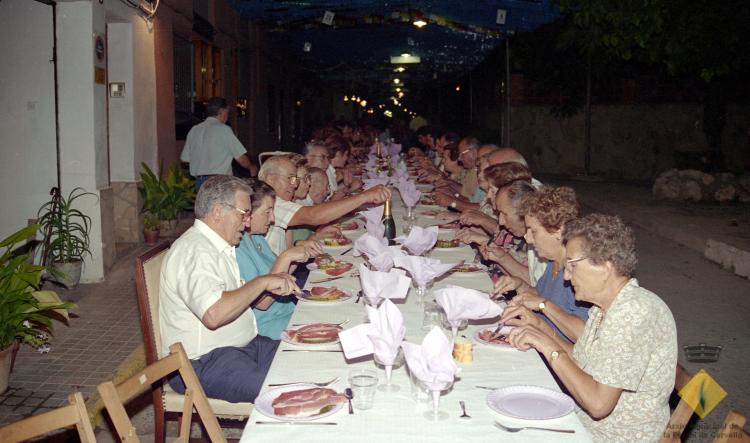 Sopar de Festa Major al carrer Santa Maria