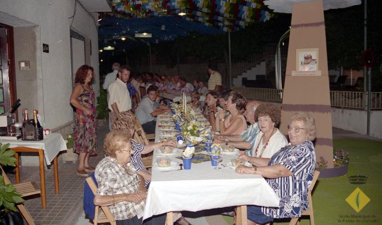 Sopar de Festa Major al carrer Santa Maria
