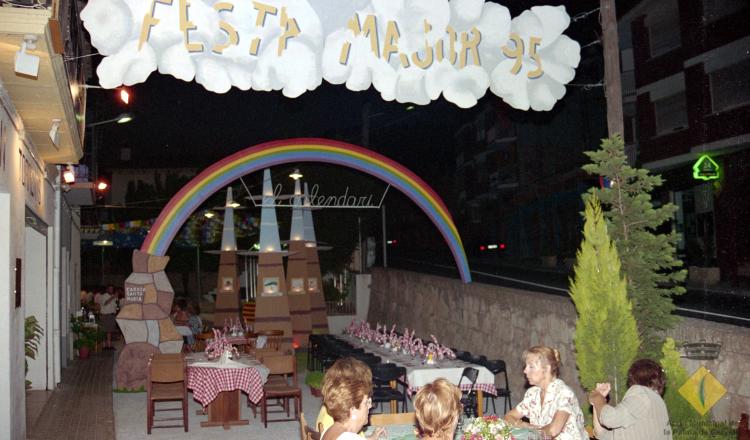Sopar de Festa Major al carrer Santa Maria