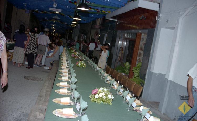 Sopar de Festa Major al carrer Santa Maria