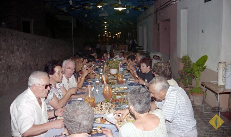 Sopar de Festa Major al carrer Santa Maria