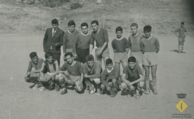 Equip de futbol de la Unió Esportiva la Palma abans de l'inici d'un partit