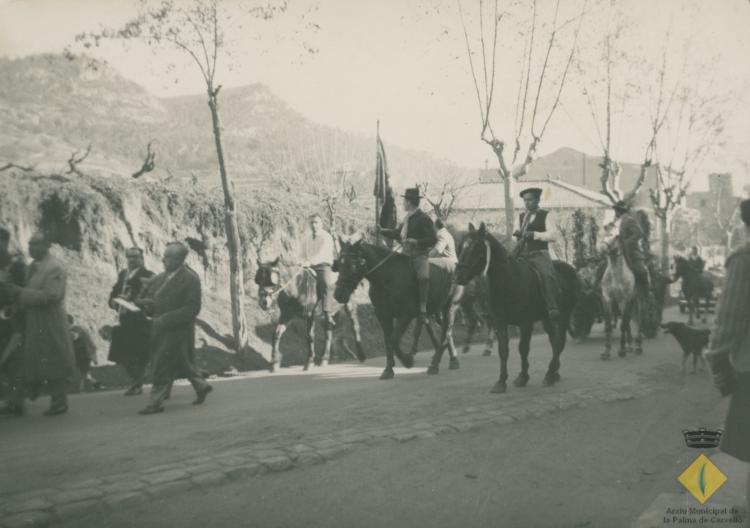 Desfilada dels Tres tombs per Sant Antoni Abat