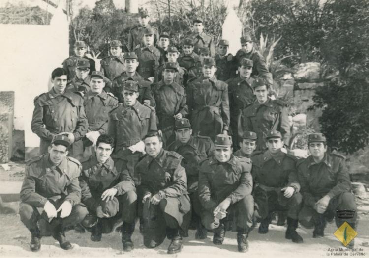 Grup de soldats al Destacamento de Artilleria Antiaérea de Ripollet