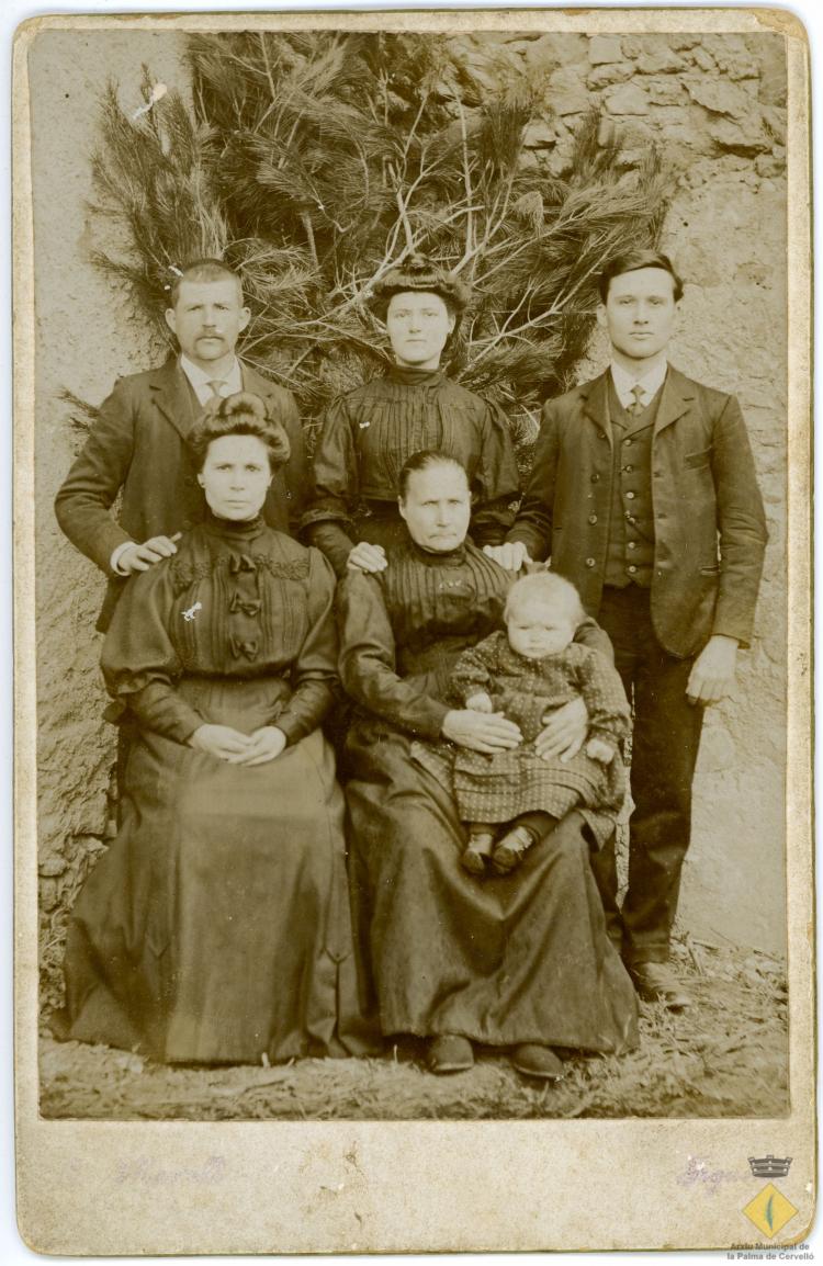Retrat de la família Casas Roca de Cal Benet